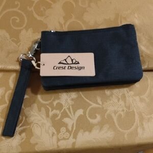 Crest Design Black Wristlet 4 Compartments